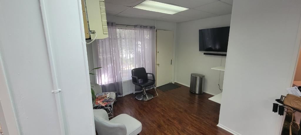 Reception and lounge area at Bowie Beauty studio